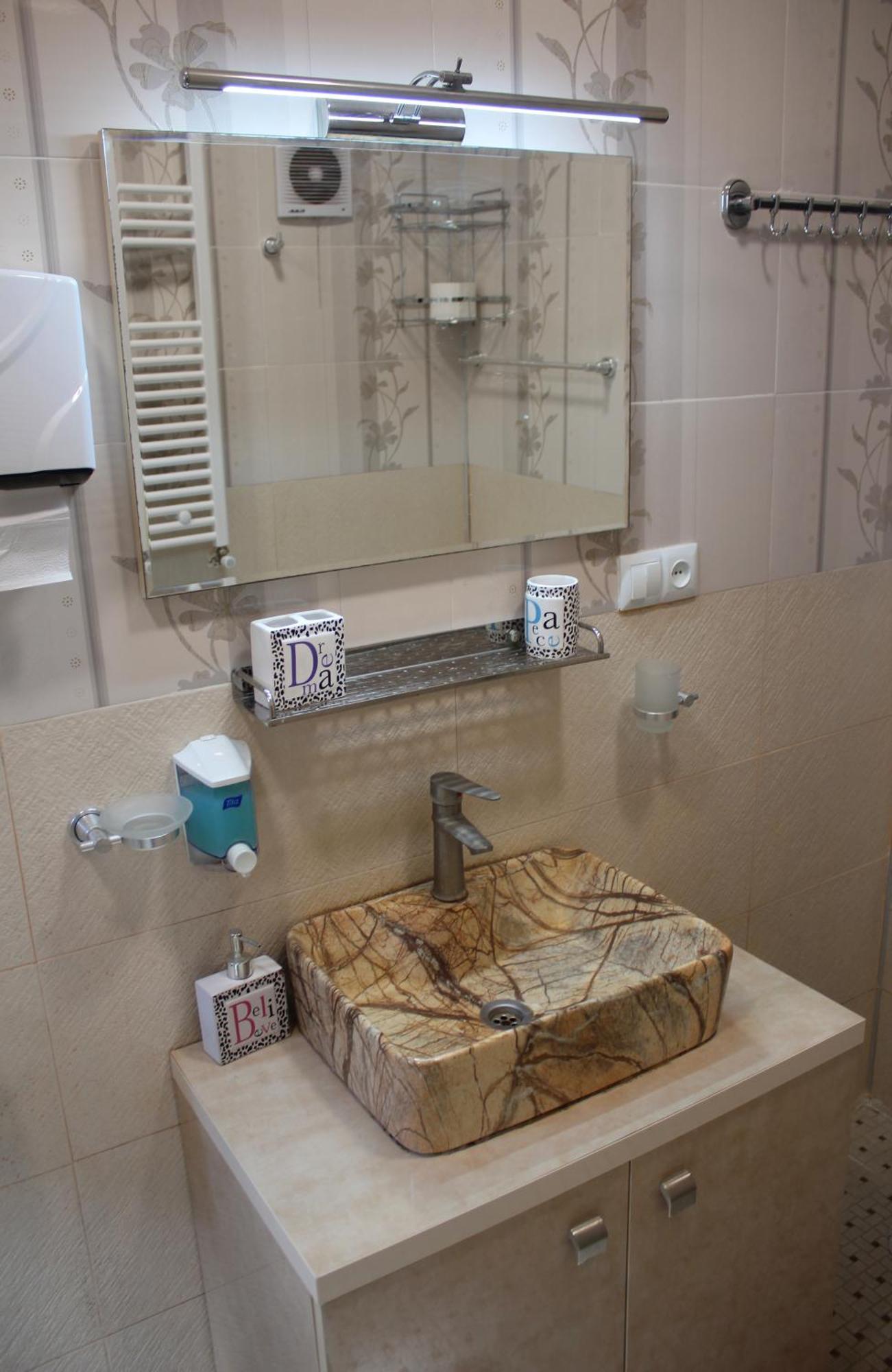 Guesthouse Levani Гори Экстерьер фото