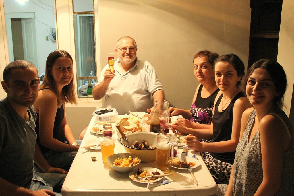 Guesthouse Levani Гори Экстерьер фото