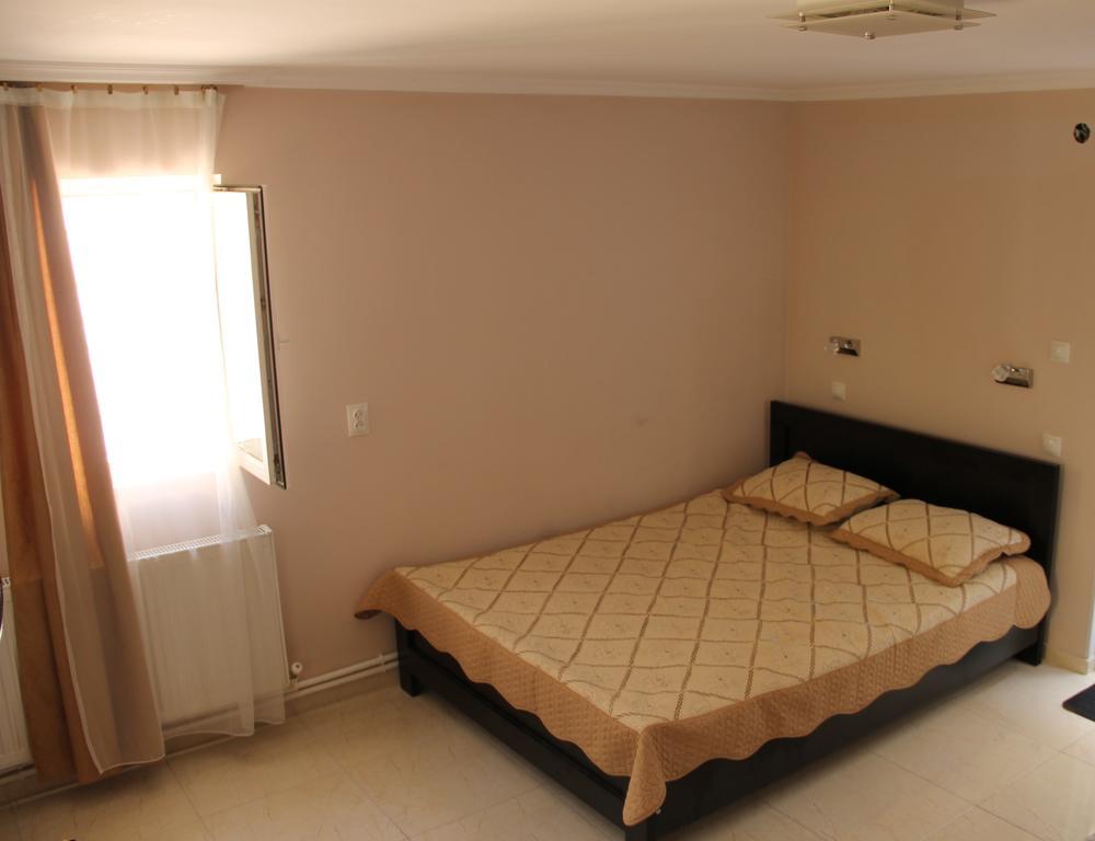Guesthouse Levani Гори Экстерьер фото