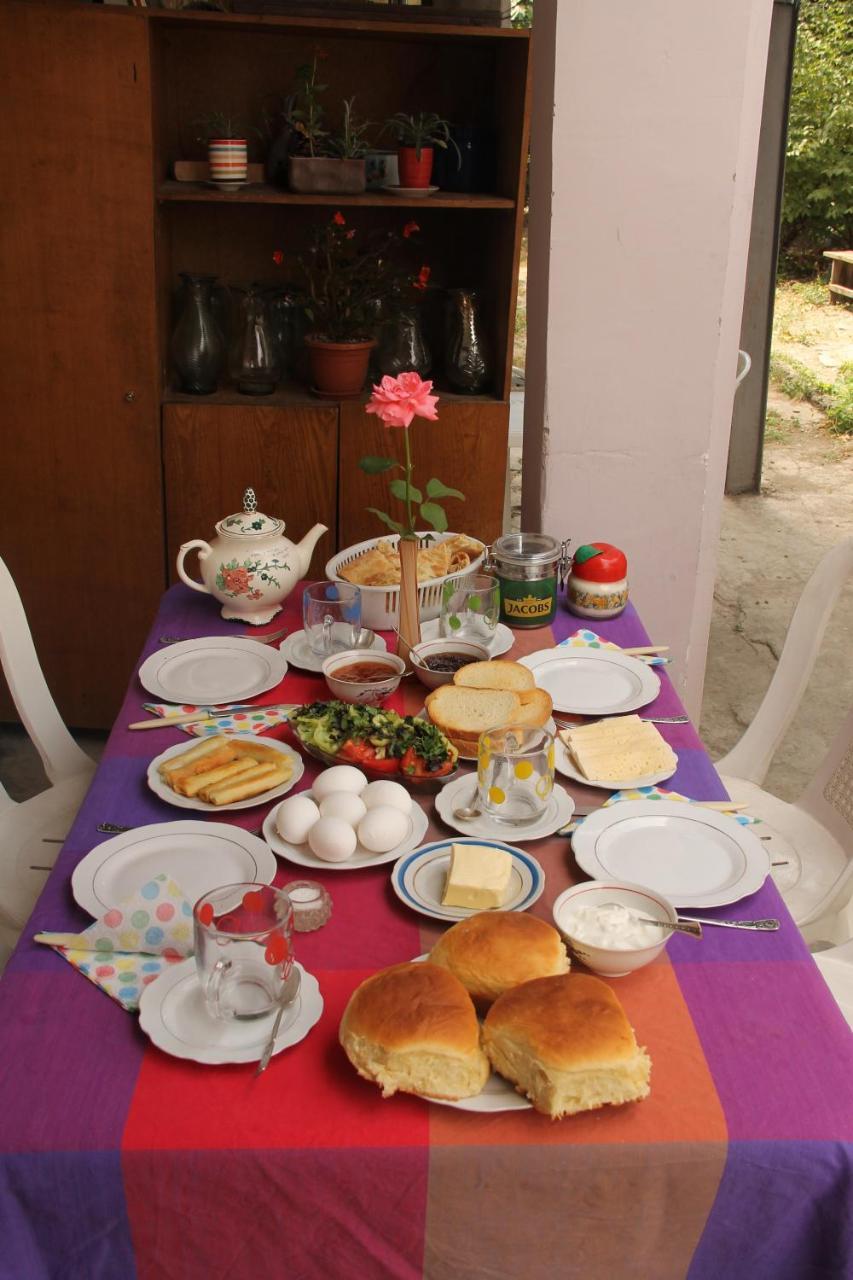 Guesthouse Levani Гори Экстерьер фото